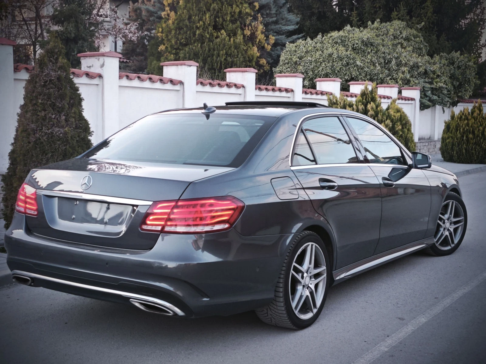 Mercedes-Benz E 350 AMG/Сменени Вериги/Подгрев/Задно/На Пружини, снимка 7 - Автомобили и джипове - 52900999