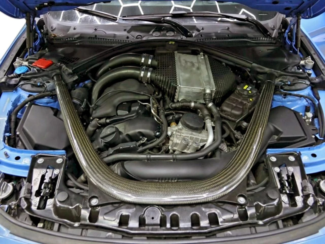 BMW M4  - изображение 7