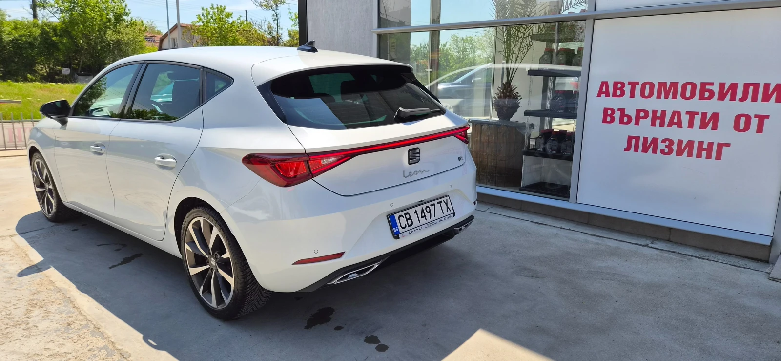 Seat Leon 73хил. км. FR 2023г. БЕНЗИН 150 к.с., снимка 6 - Автомобили и джипове - 54461484