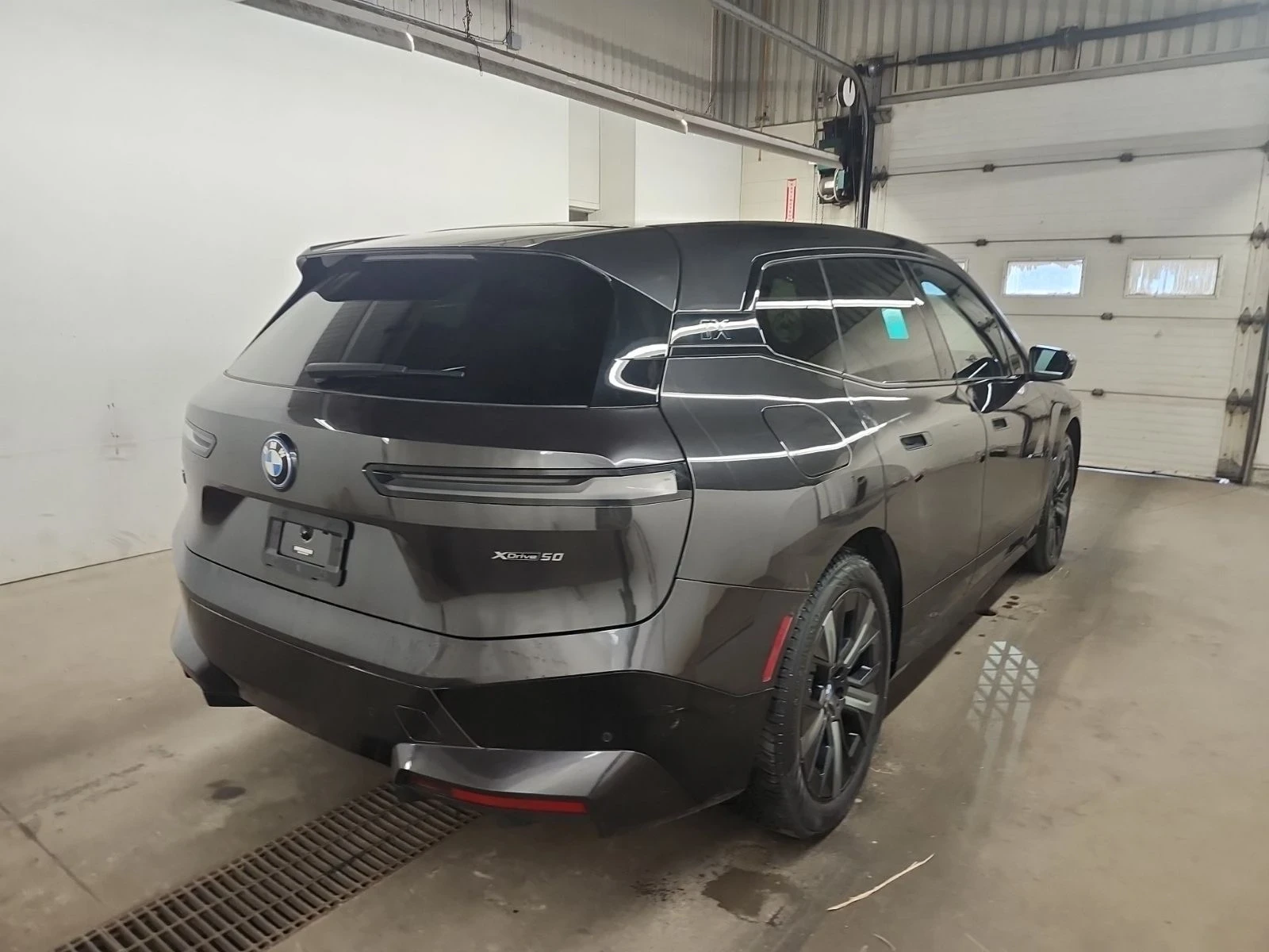BMW iX M-pkg | Distronic | Laser | Sky Lounge | Soft-Clos, снимка 4 - Автомобили и джипове - 54492124