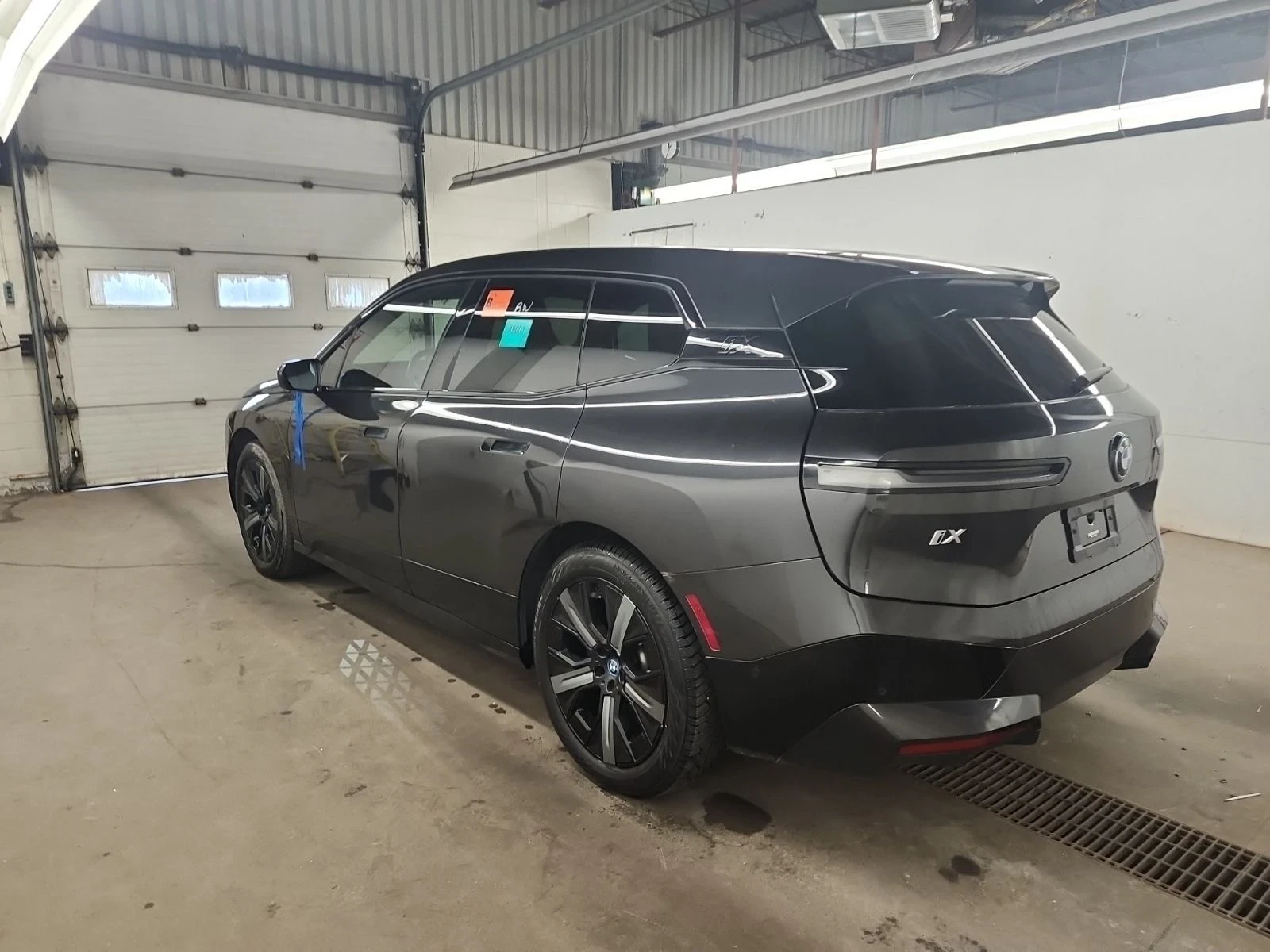 BMW iX M-pkg | Distronic | Laser | Sky Lounge | Soft-Clos, снимка 6 - Автомобили и джипове - 54492124