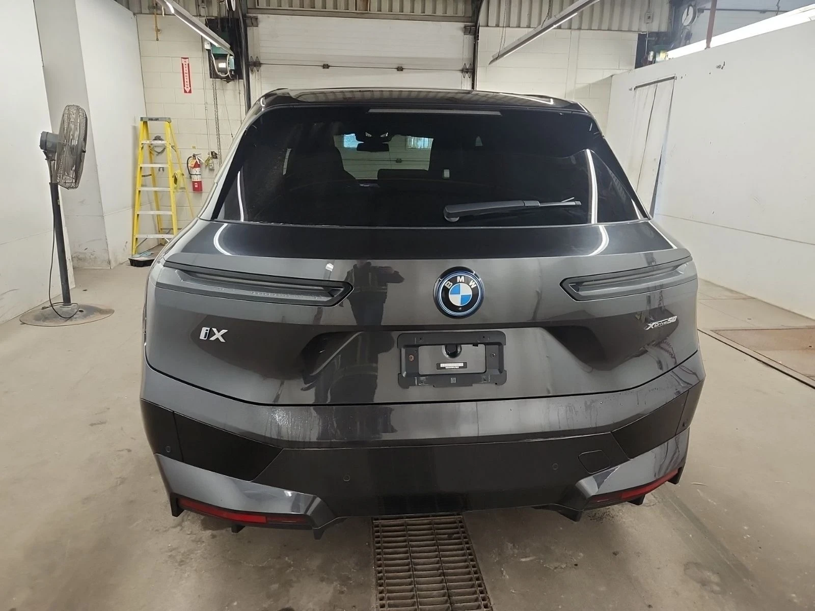 BMW iX M-pkg | Distronic | Laser | Sky Lounge | Soft-Clos, снимка 5 - Автомобили и джипове - 54492124
