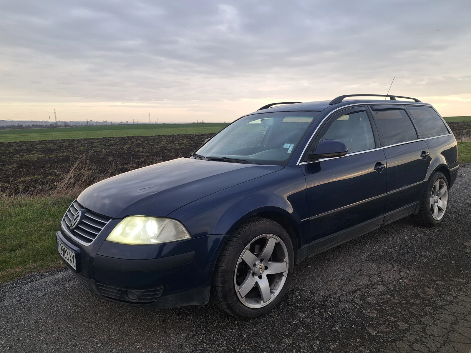 VW Passat 1.9, снимка 3 - Автомобили и джипове - 55154320