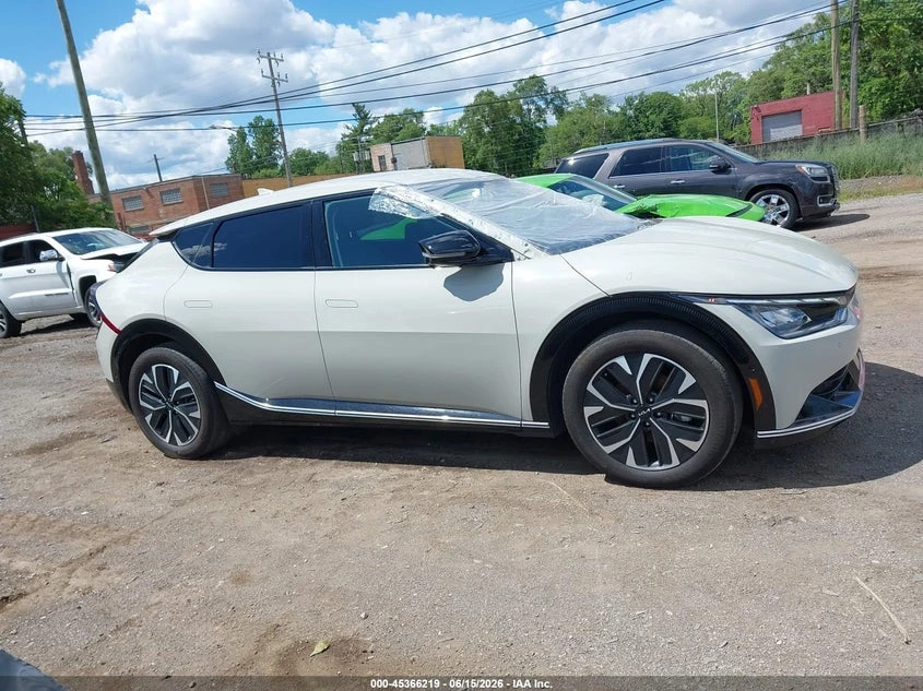 Kia EV6 Wind, снимка 13 - Автомобили и джипове - 55452604
