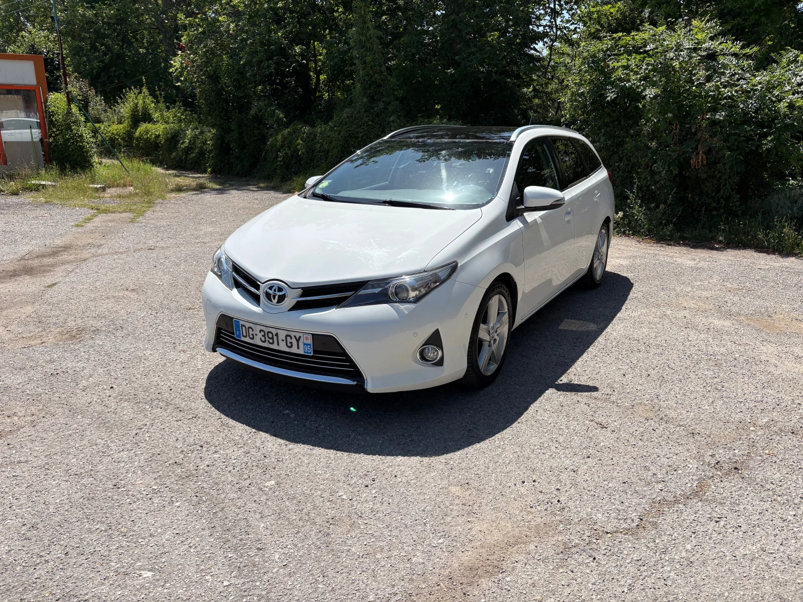 Toyota Auris 2.0 124к.с, снимка 2 - Автомобили и джипове - 55687674