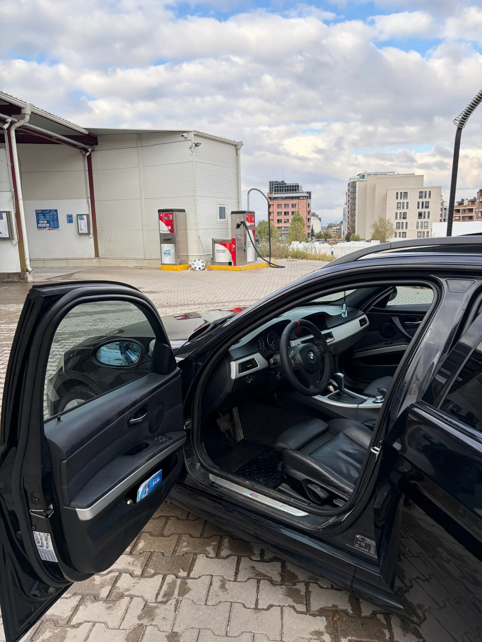 BMW 330, снимка 7 - Автомобили и джипове - 56696619
