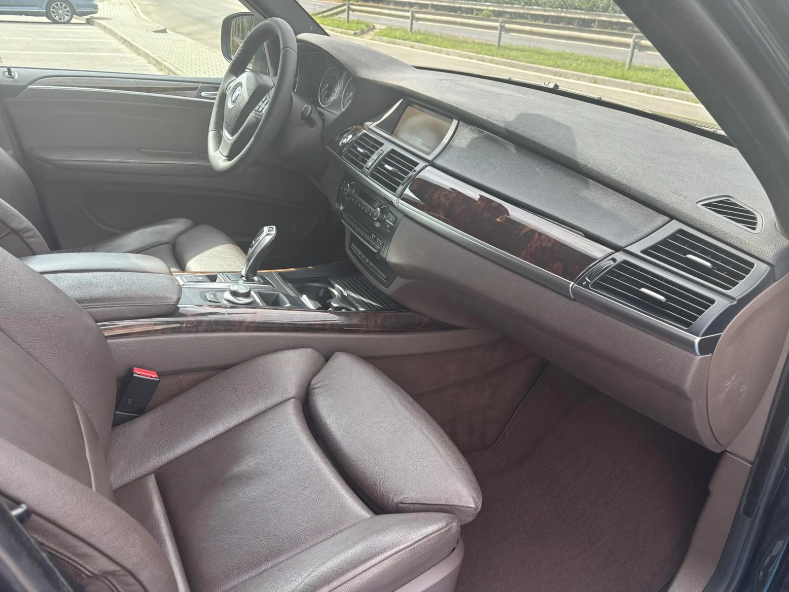 BMW X5 E70 4. 8i V8 - изображение 9