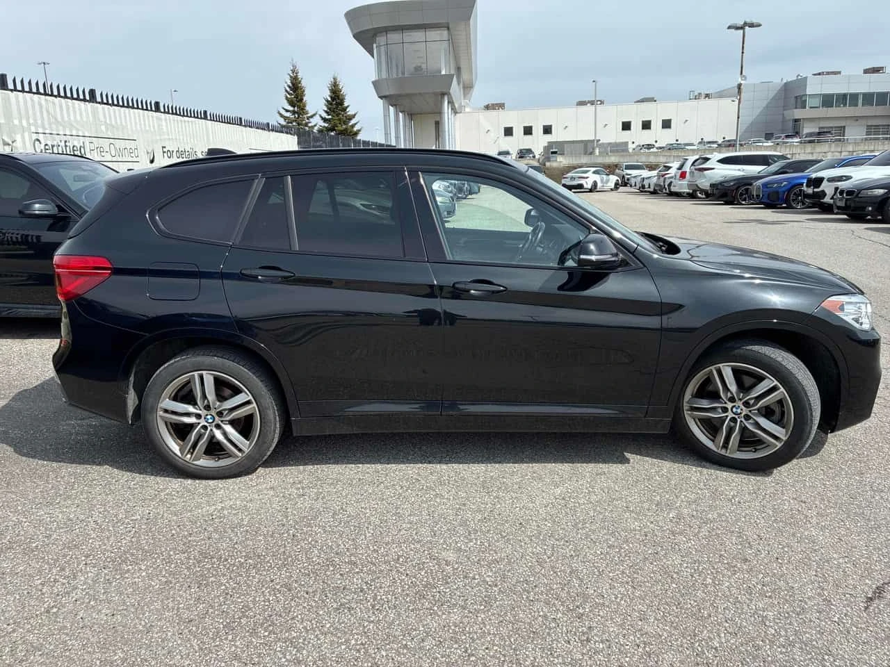 BMW X1  xDrive28i М Пакет /CAMERA/ПОДГРЕВИ, снимка 3 - Автомобили и джипове - 53978043