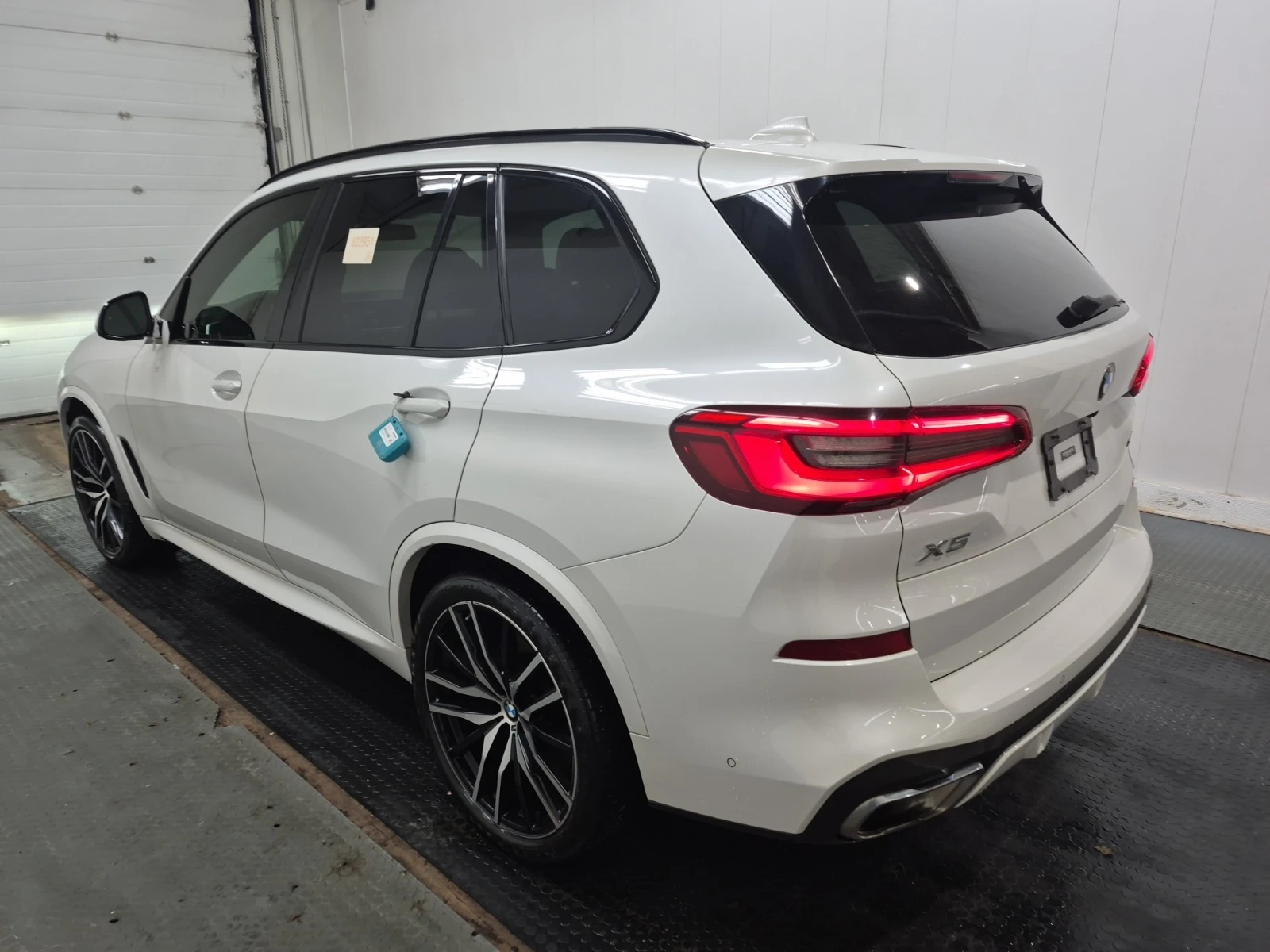BMW X5 M-Pack* 360view* Pano* Лазерни* Обдухване* H&K* , снимка 4 - Автомобили и джипове - 54427658