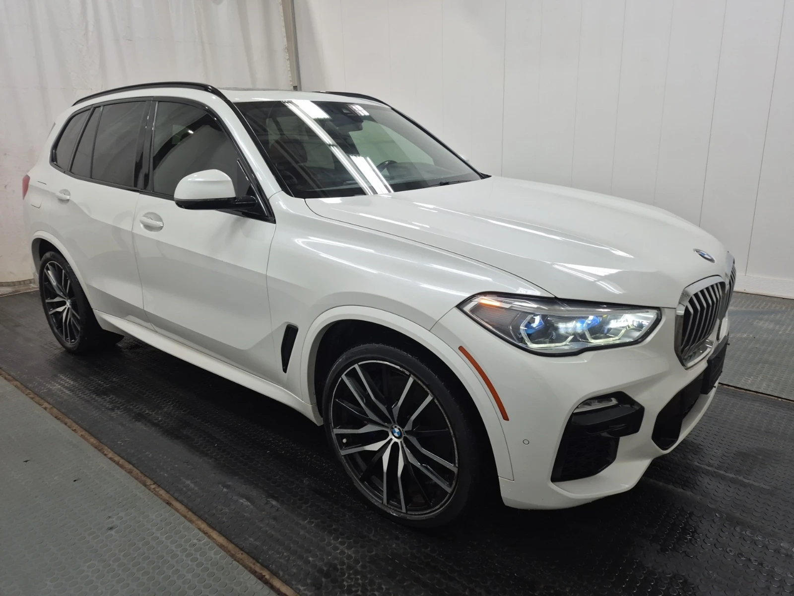 BMW X5 M-Pack* 360view* Pano* Лазерни* Обдухване* H&K* , снимка 2 - Автомобили и джипове - 54427658
