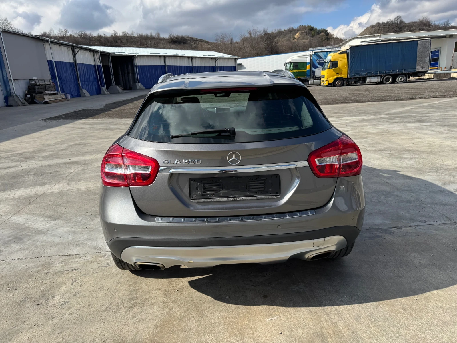 Mercedes-Benz GLA 200 Sport, снимка 5 - Автомобили и джипове - 55171045