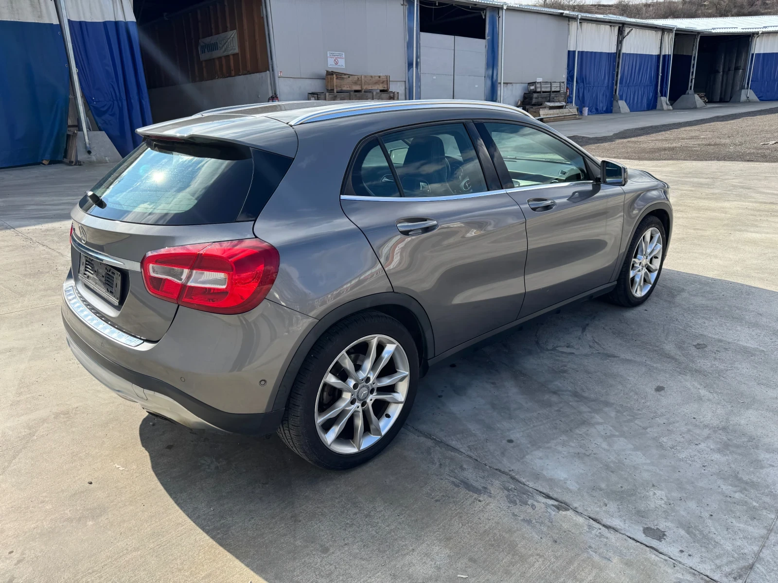 Mercedes-Benz GLA 200 Sport, снимка 6 - Автомобили и джипове - 55171045