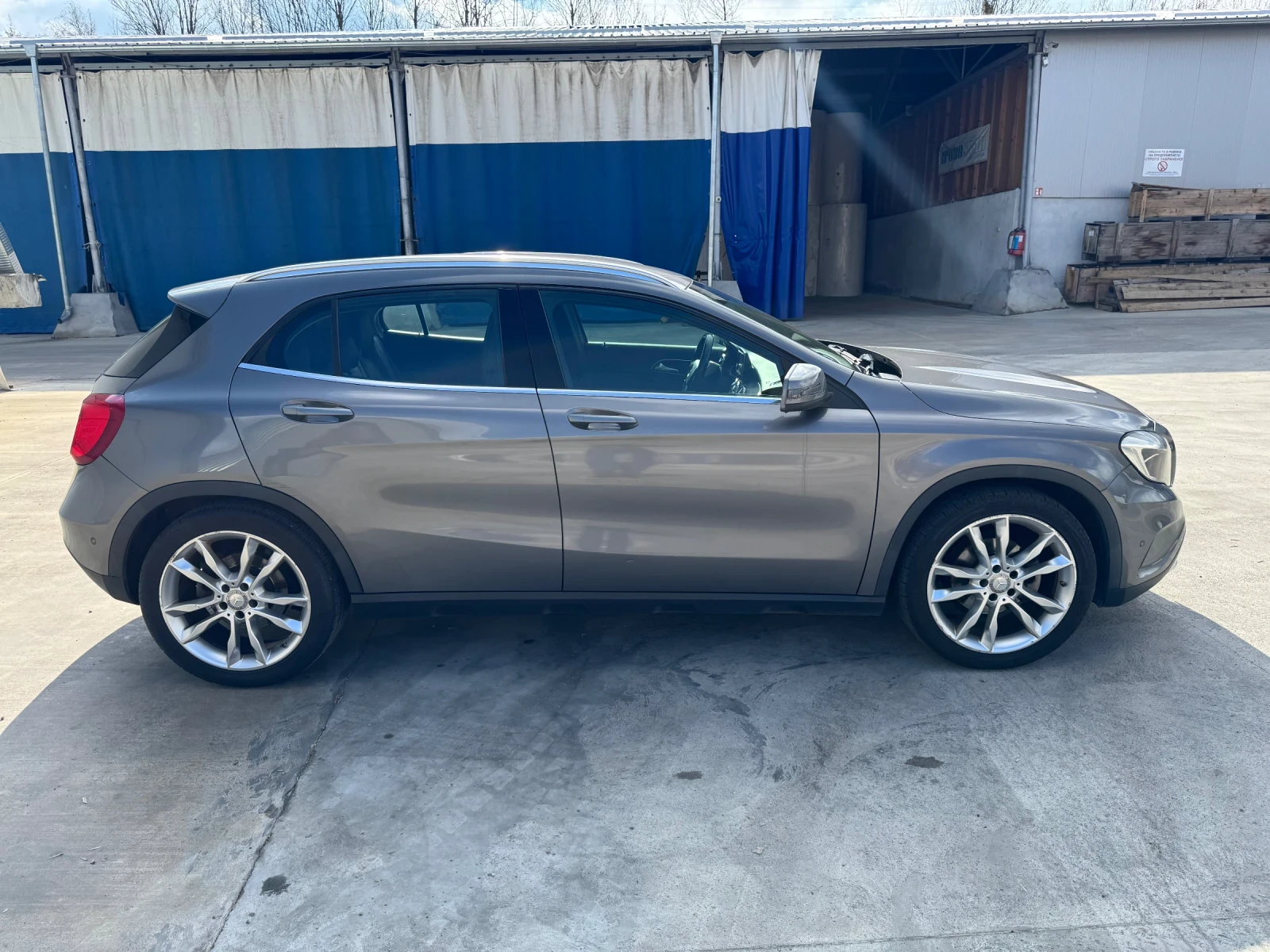 Mercedes-Benz GLA 200 Sport, снимка 7 - Автомобили и джипове - 55171045