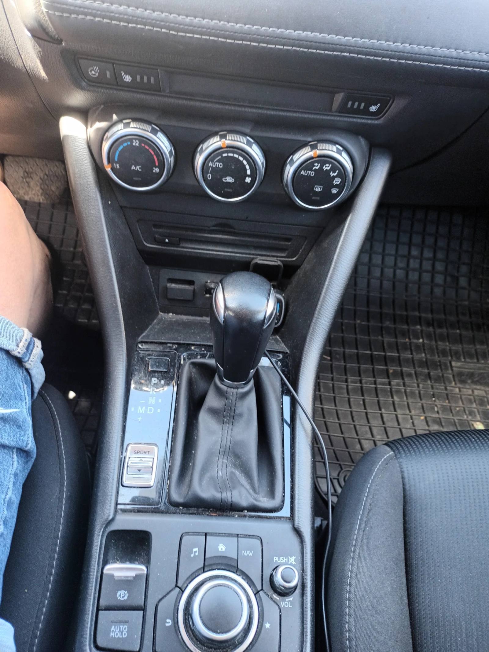 Mazda CX-3, снимка 3 - Автомобили и джипове - 55671046