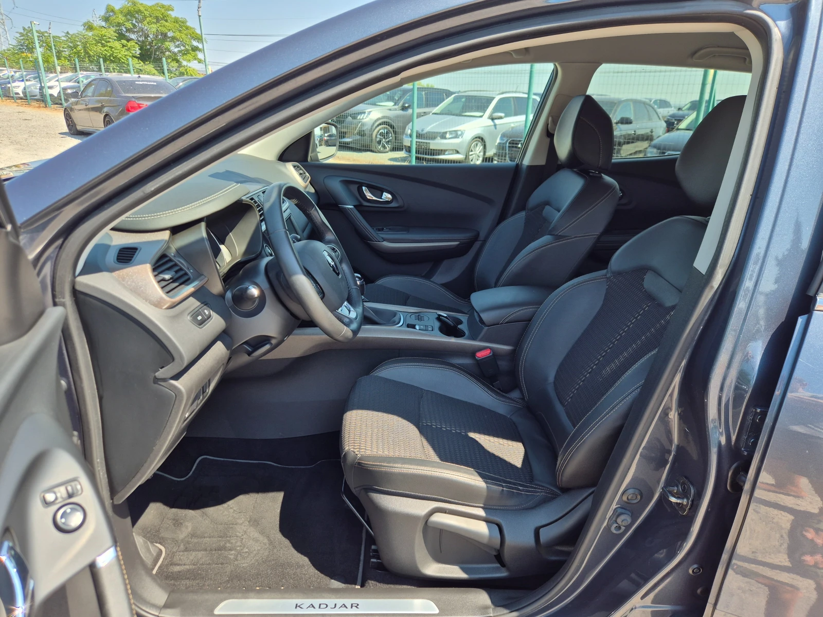Renault Kadjar 1.2i, снимка 13 - Автомобили и джипове - 55769537