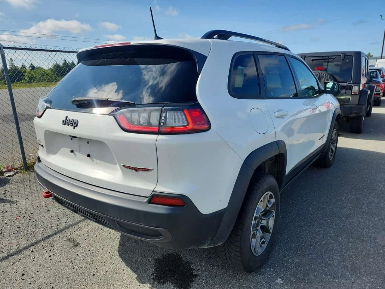 Jeep Cherokee * TRAILHAWK * CARFAX * АВТОКРЕДИТ * , снимка 3 - Автомобили и джипове - 55787818