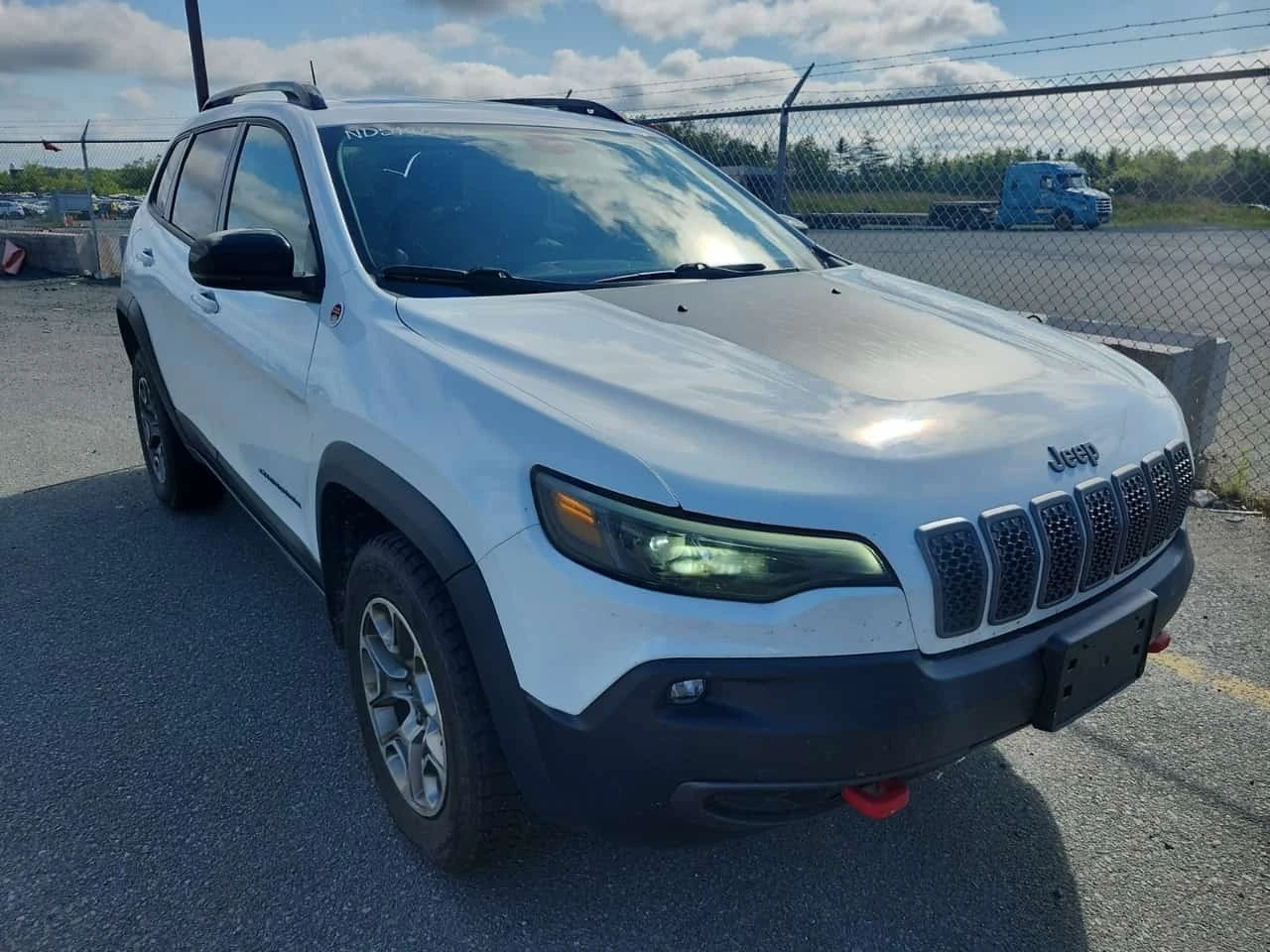 Jeep Cherokee * TRAILHAWK * CARFAX * АВТОКРЕДИТ * , снимка 2 - Автомобили и джипове - 55787818