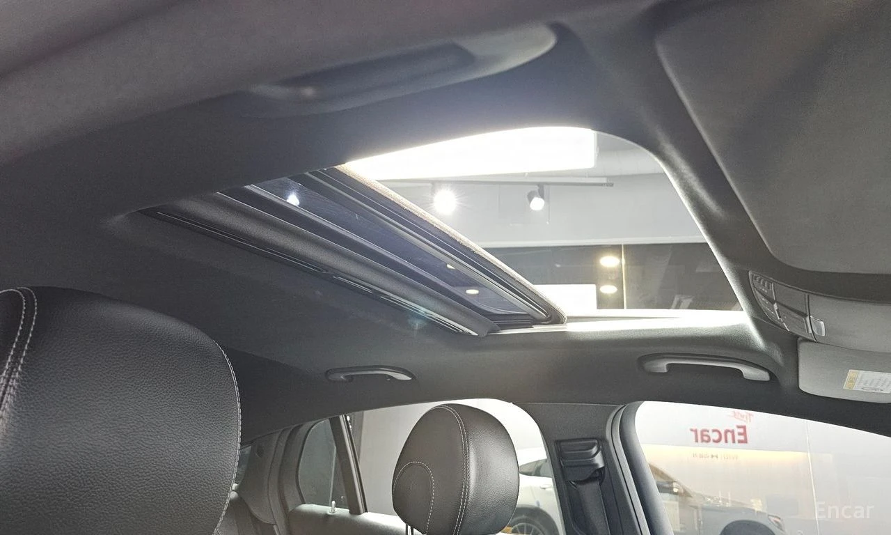 Mercedes-Benz GLC 300 AMG* LINE* COUPE* BURMESTER* ХЕДЪП* 360КАМЕРА* , снимка 15 - Автомобили и джипове - 56195646