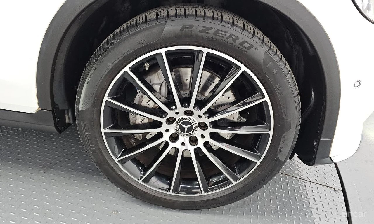 Mercedes-Benz GLC 300 AMG* LINE* COUPE* BURMESTER* ХЕДЪП* 360КАМЕРА* , снимка 5 - Автомобили и джипове - 56195646