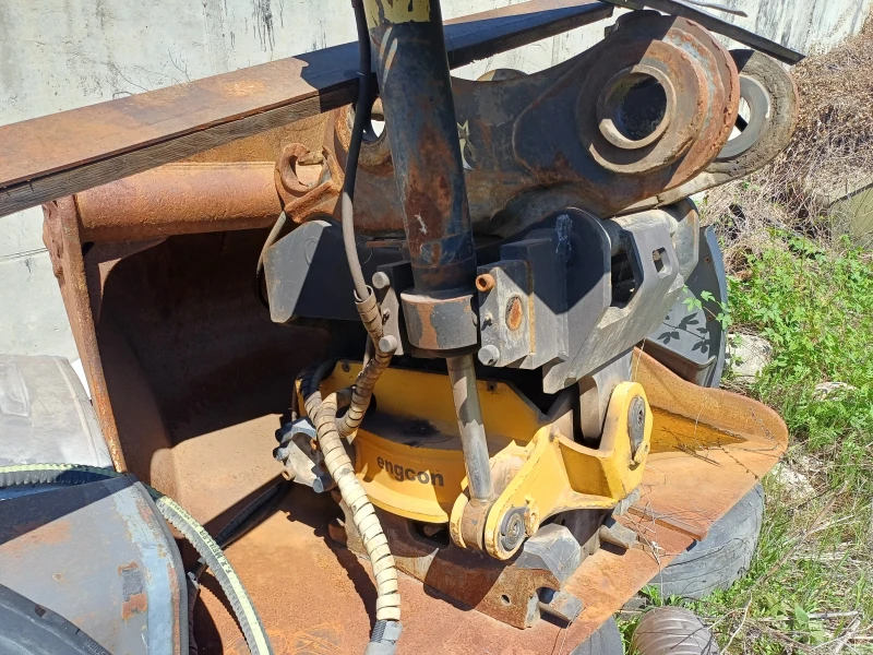 Багер Hitachi Zaxis Въртяща се глава Engkon със 2 бързосменника, снимка 4 - Индустриална техника - 50490045