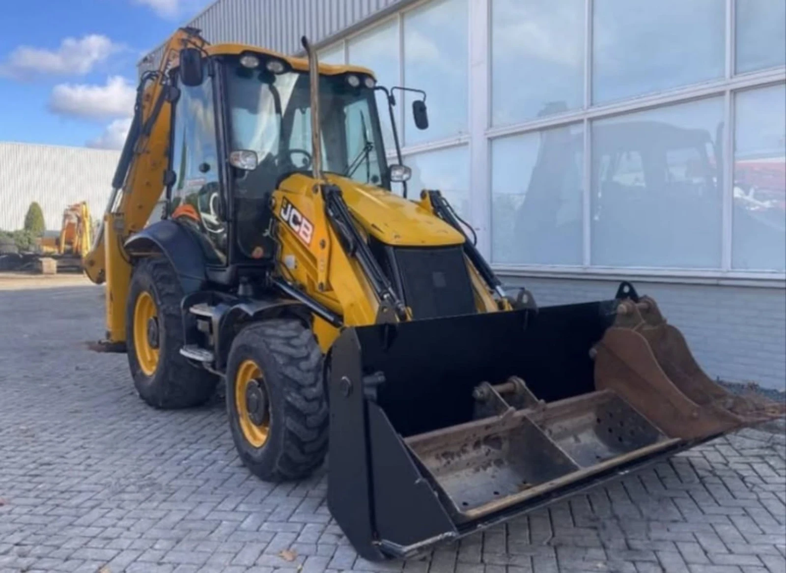 Багер JCB 3CX