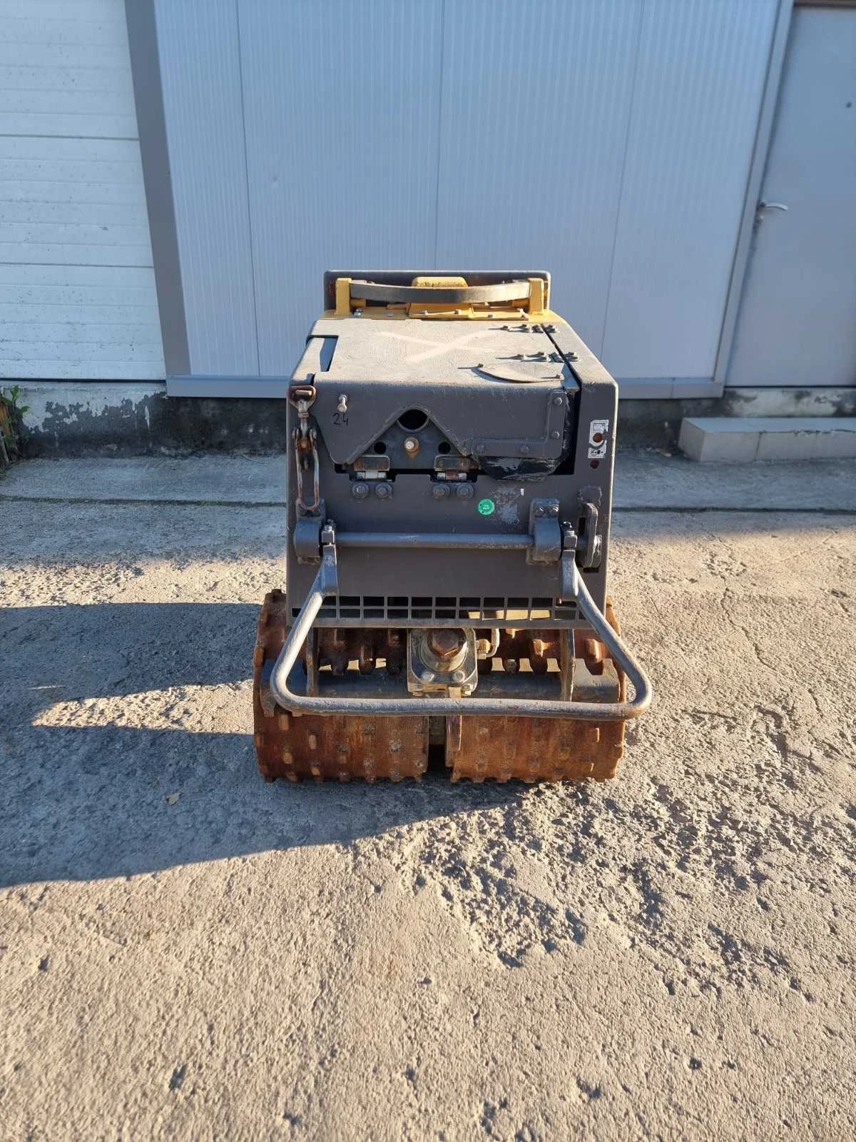 Валяк BOMAG BMP851, снимка 4 - Индустриална техника - 54567525
