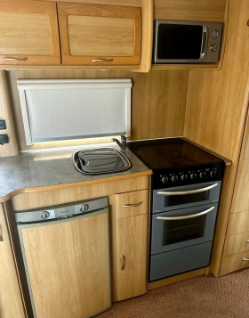 Каравана Други Lunar Френска спалня Форселд | Auto.bg — изображение 9