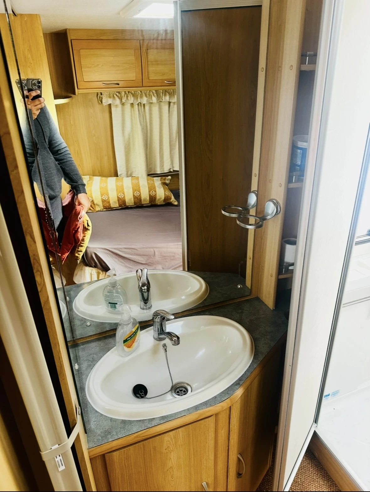 Каравана Други Lunar, снимка 7 - Каравани и кемпери - 54001039