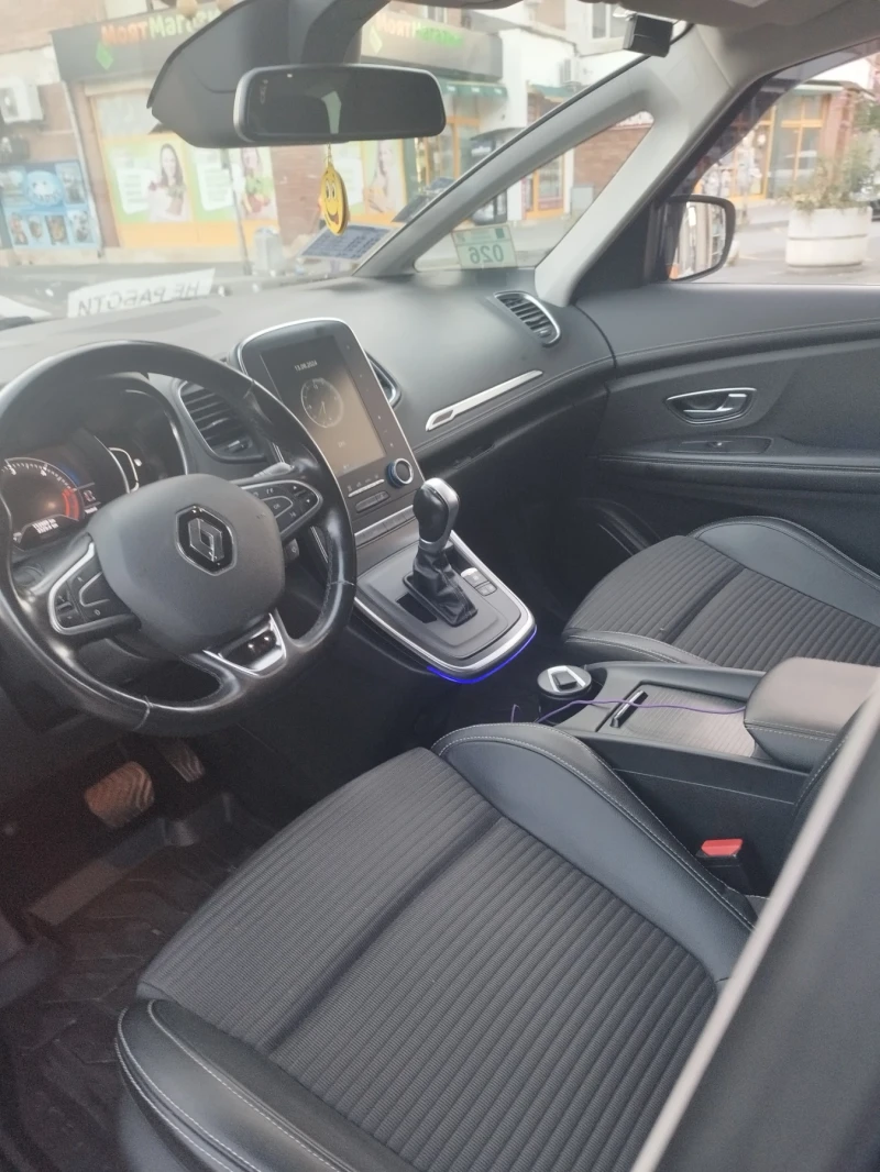 Renault Grand scenic, снимка 3 - Автомобили и джипове - 46890419