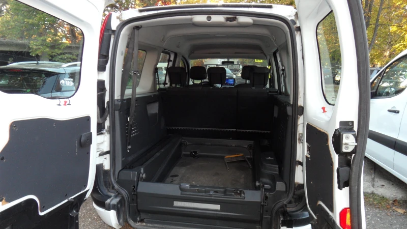 Renault Kangoo Grand 6места NAVI, снимка 7 - Автомобили и джипове - 47732367