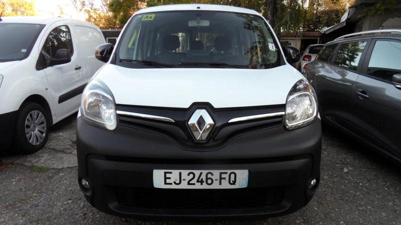 Renault Kangoo Grand 6места NAVI, снимка 2 - Автомобили и джипове - 47732367