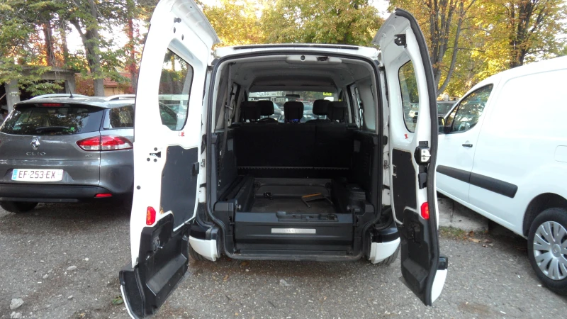 Renault Kangoo Grand 6места NAVI, снимка 8 - Автомобили и джипове - 47732367