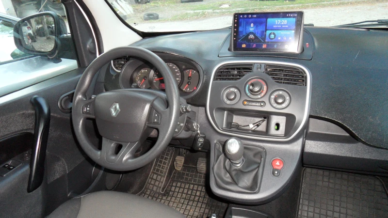 Renault Kangoo Grand 6места NAVI, снимка 14 - Автомобили и джипове - 47732367