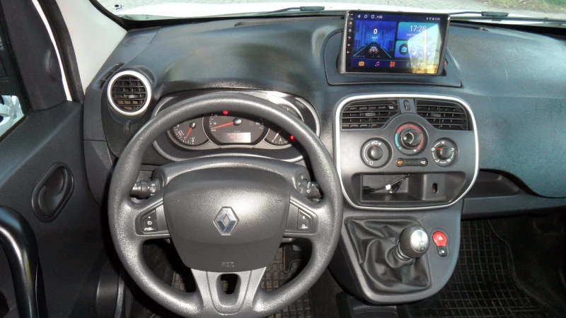 Renault Kangoo Grand 6места NAVI, снимка 13 - Автомобили и джипове - 47732367