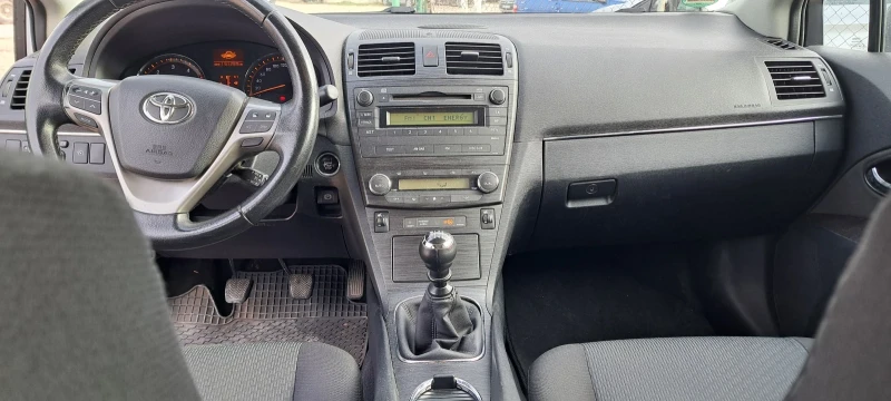 Toyota Avensis 2.2D4D, снимка 9 - Автомобили и джипове - 48206285