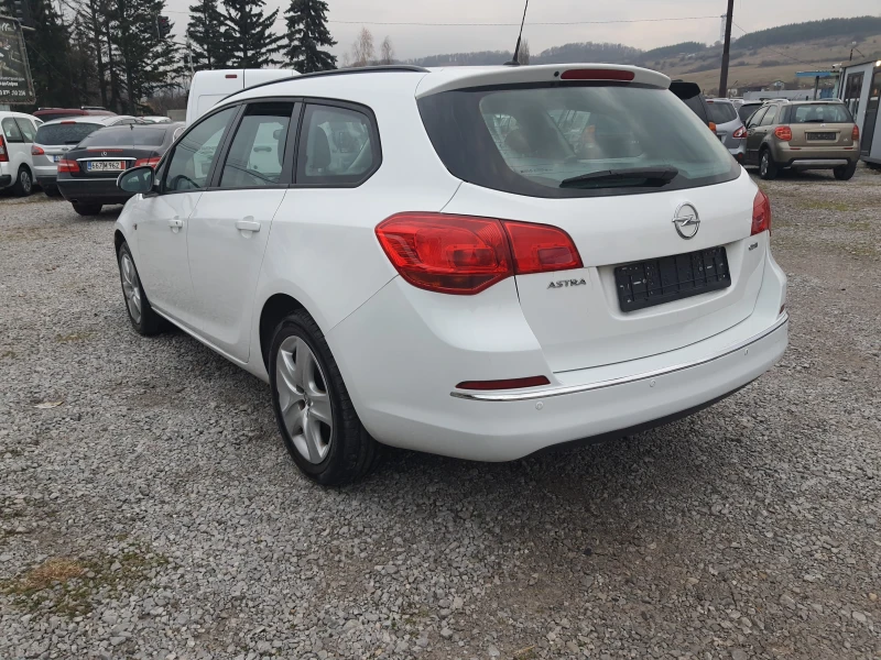 Opel Astra 1.6dtl, снимка 4 - Автомобили и джипове - 48227263