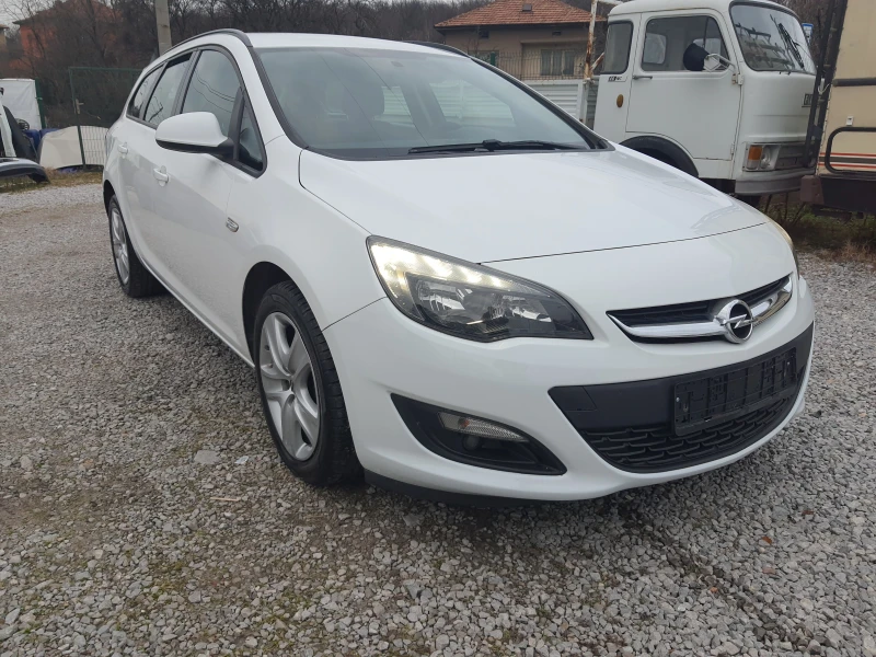 Opel Astra 1.6dtl, снимка 2 - Автомобили и джипове - 48227263