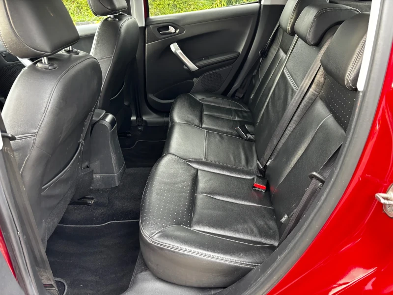 Peugeot 208 1.2 I* АВТОМАТИК* 120 000 КМ* SERVICE BOOK* KTEO* , снимка 9 - Автомобили и джипове - 52379413