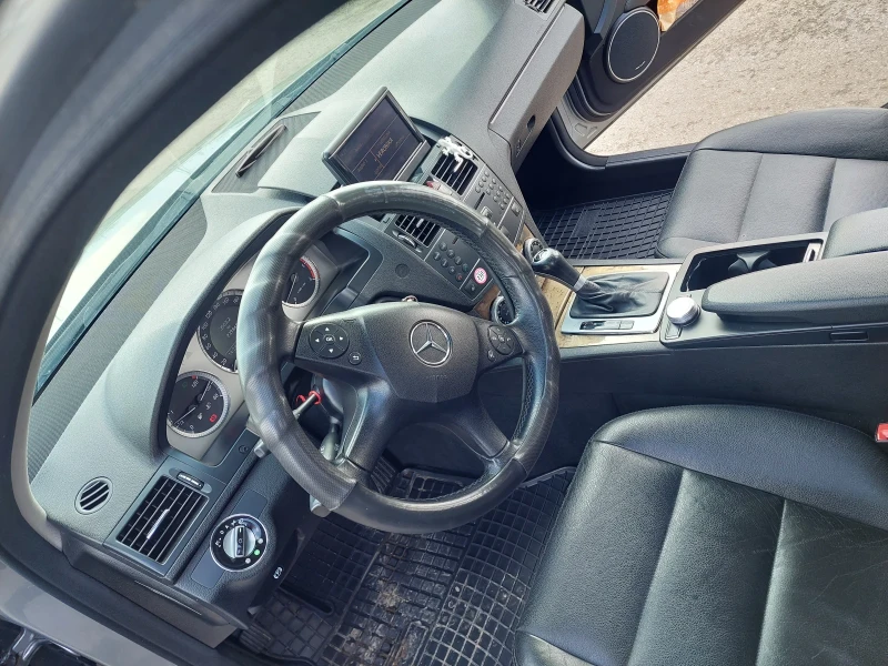 Mercedes-Benz C 320, снимка 6 - Автомобили и джипове - 52615844