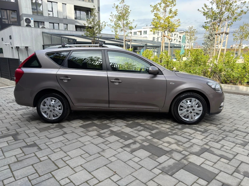 Kia Ceed 1.6i\ФАБРИЧНА ГАЗ BRC\КЛИМАТРОНИК\ПАРКТРОНИК* , снимка 8 - Автомобили и джипове - 53022909