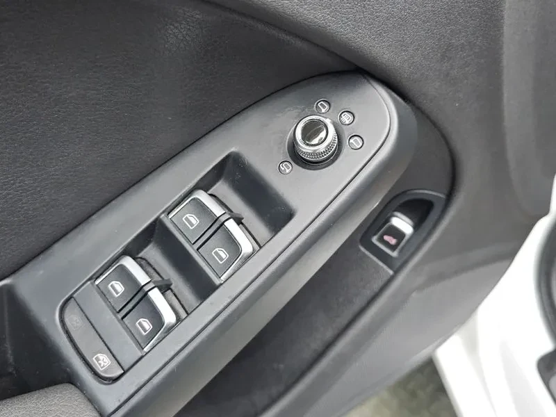 Audi A4 2.0 TDI, снимка 13 - Автомобили и джипове - 55007178