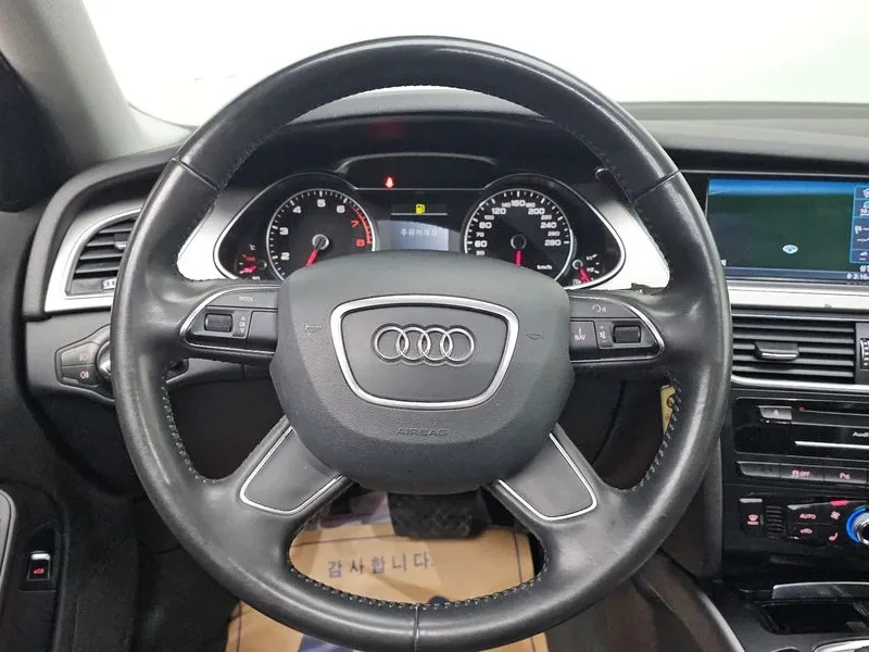 Audi A4 2.0 TDI, снимка 15 - Автомобили и джипове - 55007178
