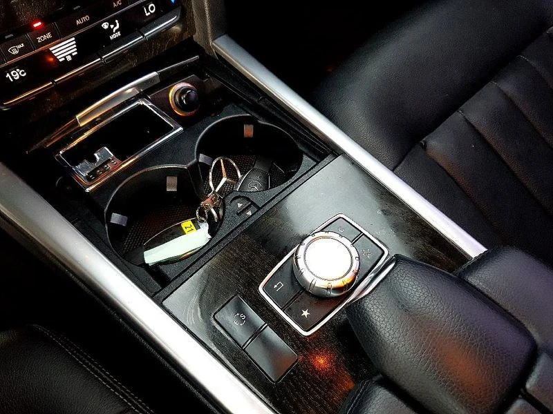 Mercedes-Benz E 300 E300 4MATIC Avantgarde| 302к.с., снимка 12 - Автомобили и джипове - 56022515
