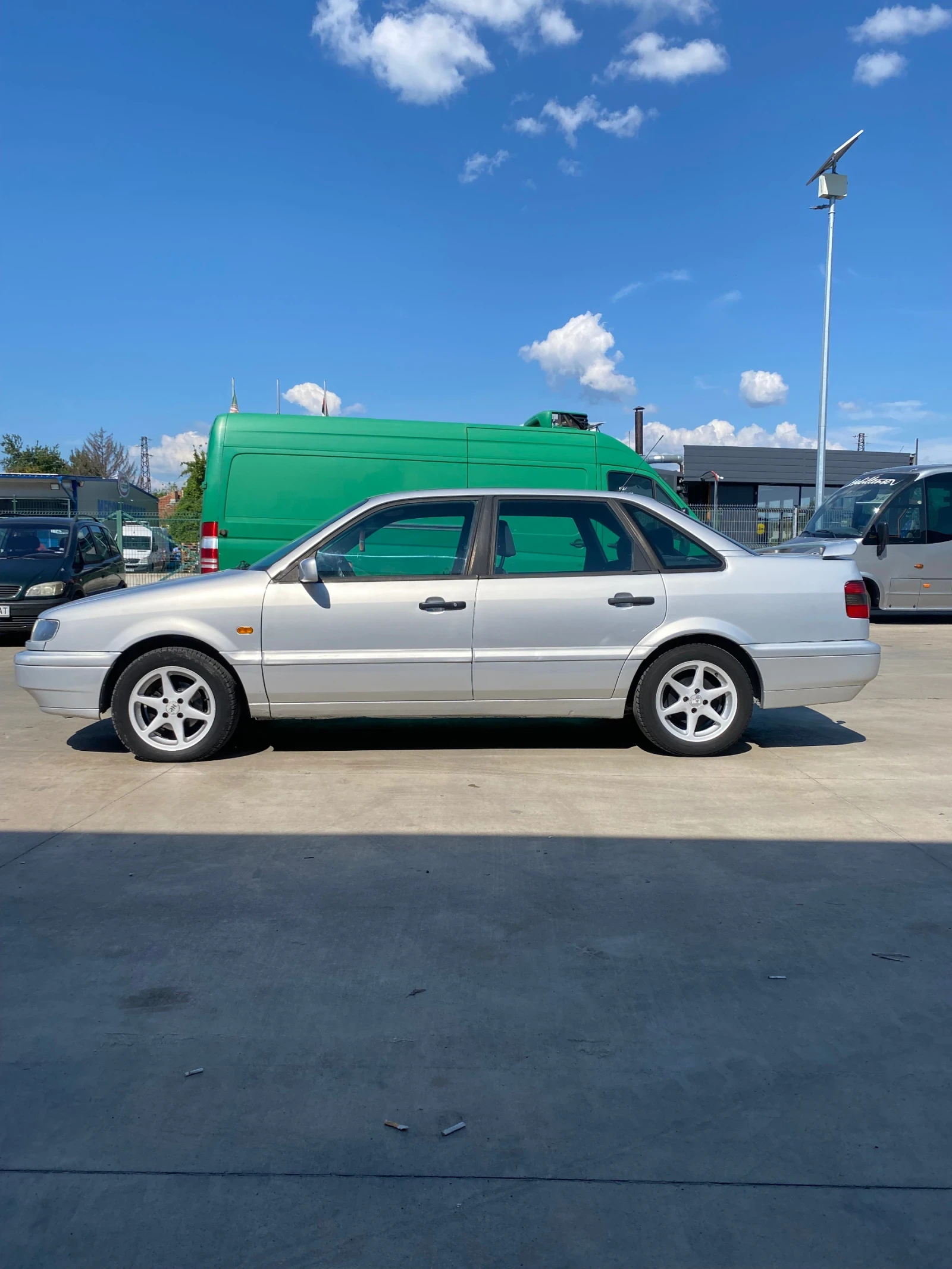 VW Passat 1.9 TDI 90 k.c. KLIMATRONIK - изображение 2