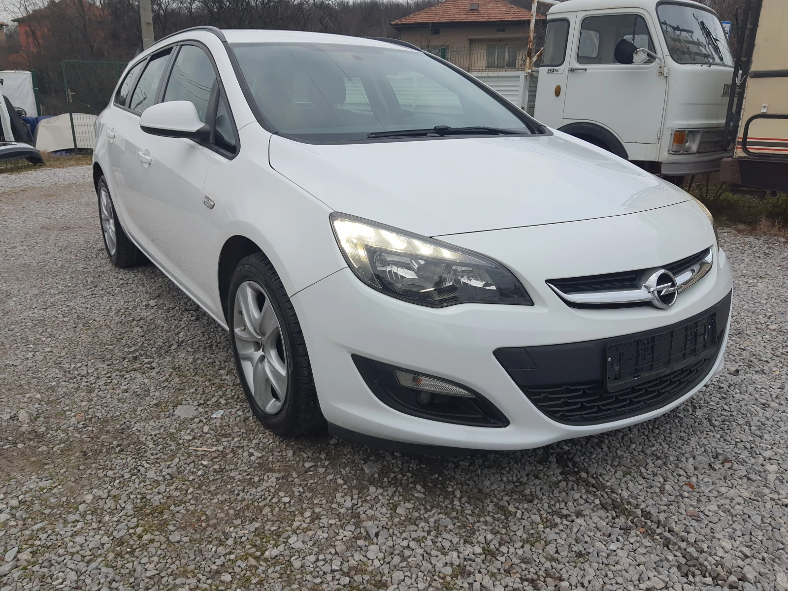 Opel Astra 1.6dtl - изображение 2