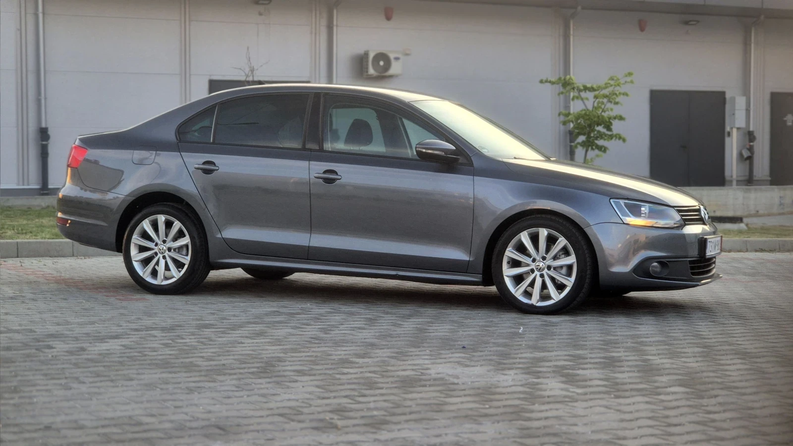 VW Jetta 2.0 TDI COMFORTLINE - изображение 5