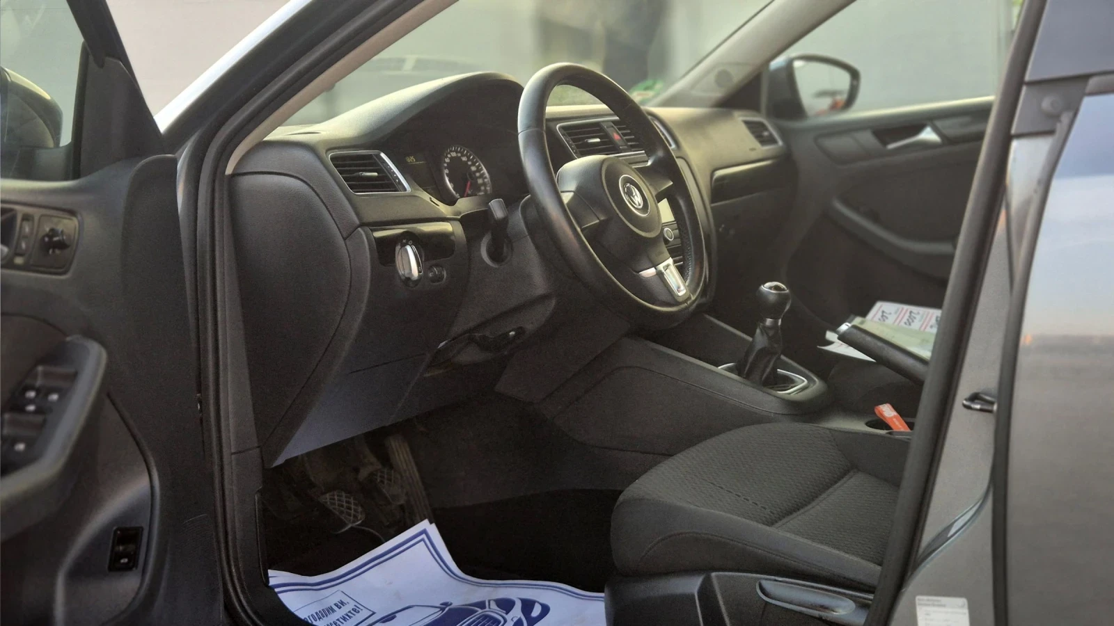 VW Jetta 2.0 TDI COMFORTLINE - изображение 9