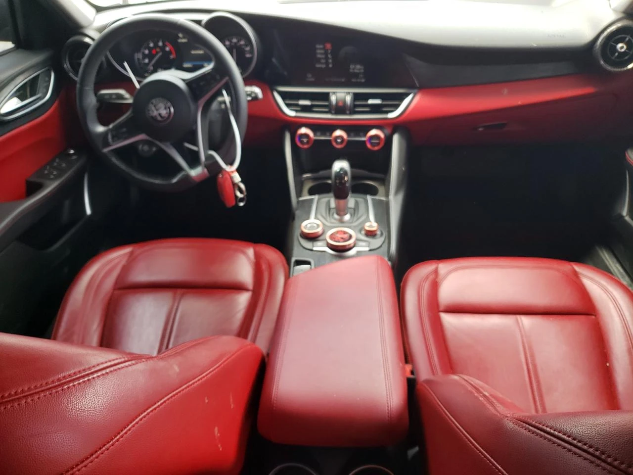 Alfa Romeo Giulia Ti 280кс * Възможност за Лизинг*  - изображение 8