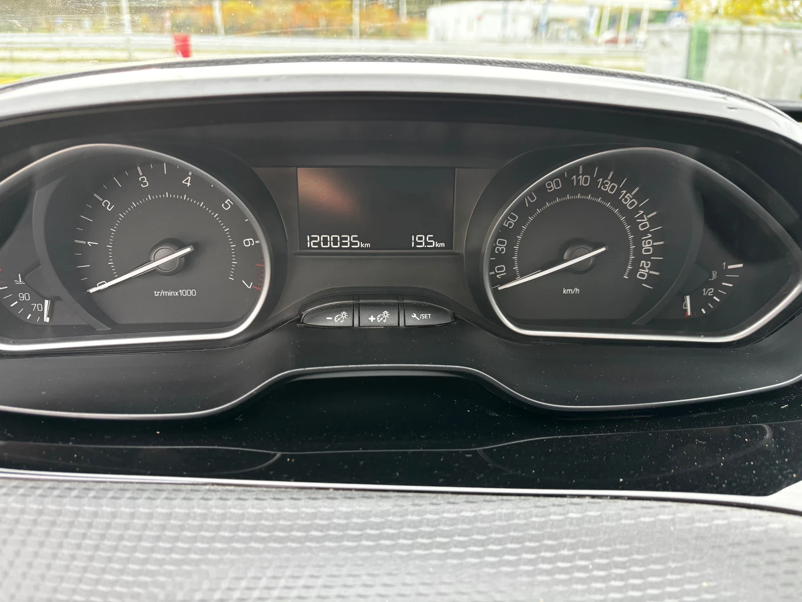 Peugeot 208 1.2 I* * 120 000 * SERVICE BOOK* KTEO*  | Mobile.bg   12