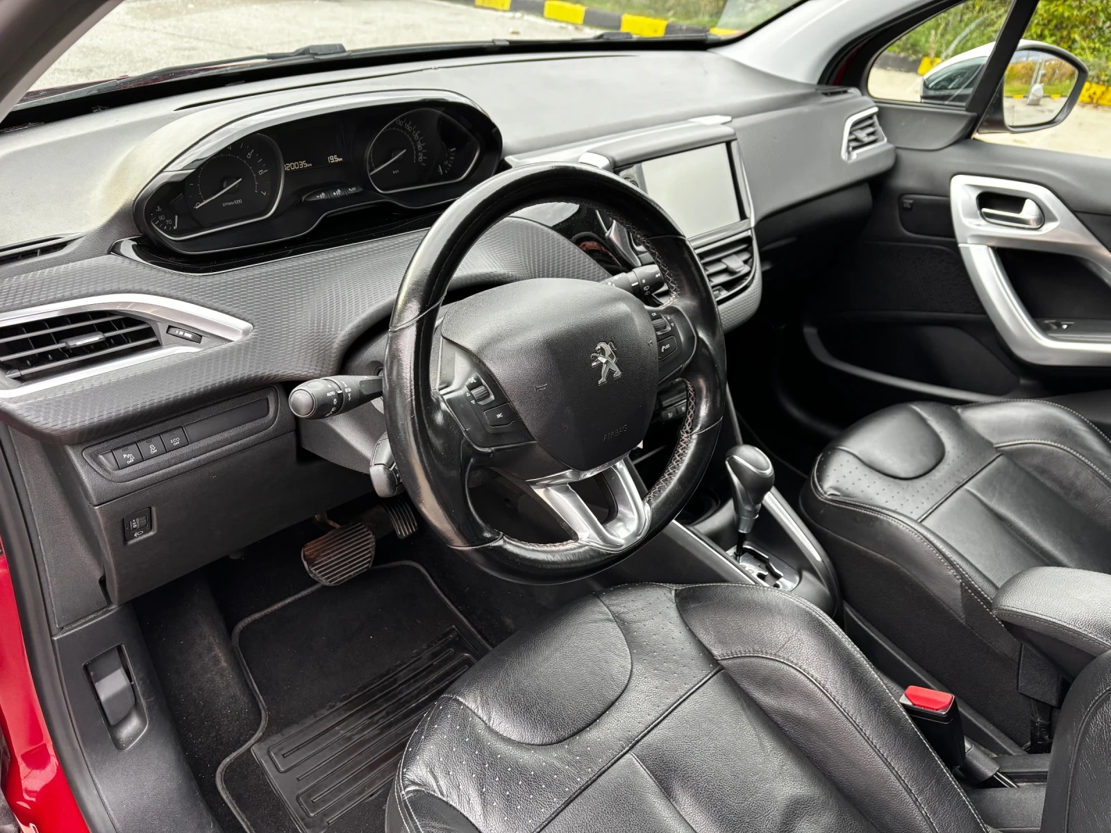 Peugeot 208 1.2 I* * 120 000 * SERVICE BOOK* KTEO*  | Mobile.bg   7